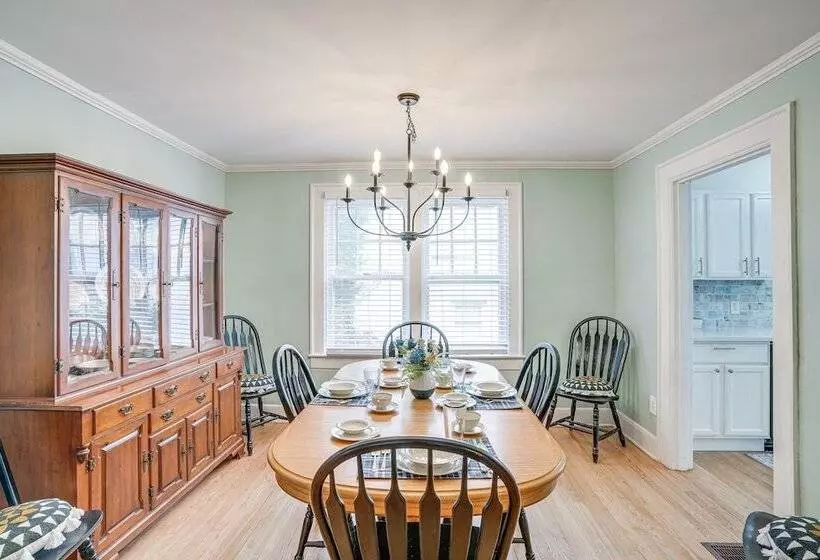 Rossville Home Near Downtown & Lookout Mountain!