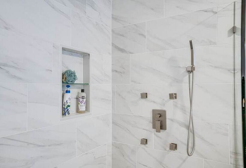 Rossville Home Near Downtown & Lookout Mountain!