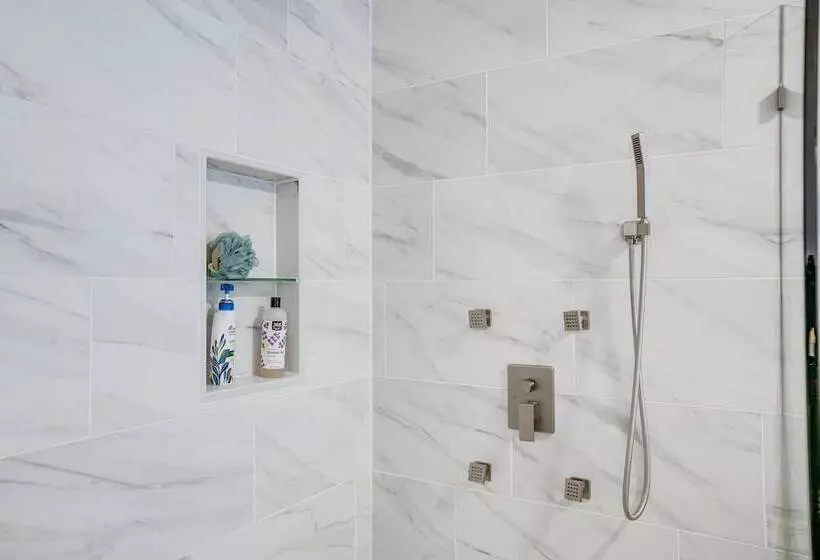 Rossville Home Near Downtown & Lookout Mountain!