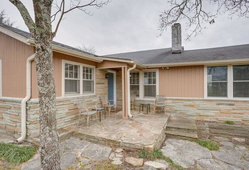 Rossville Home Near Downtown & Lookout Mountain!