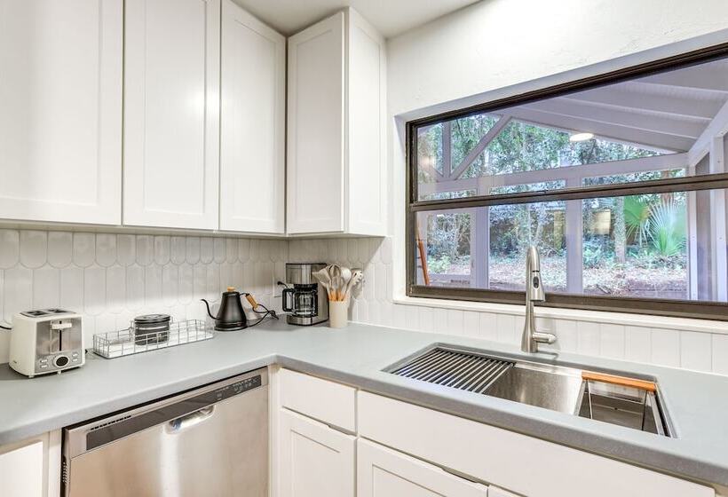 Sunny Gainesville Home ~ Half Mi To Uf Campus!