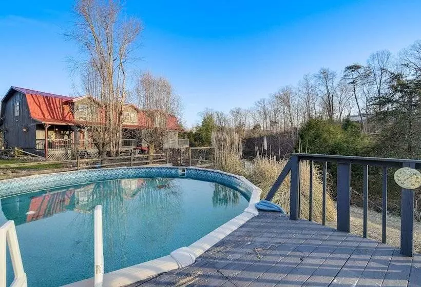 Cozy Cottage W/ Pool Btwn Knoxville & Pigeon Forge