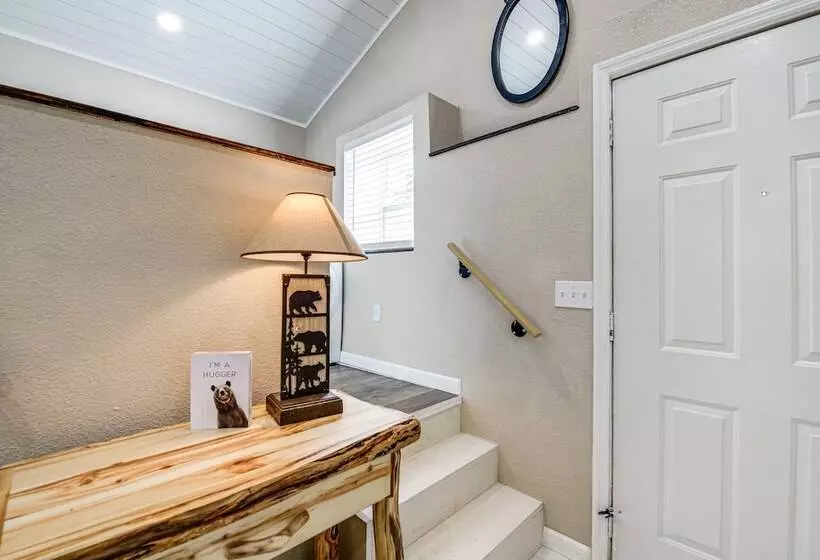 Cozy Cottage W/ Pool Btwn Knoxville & Pigeon Forge