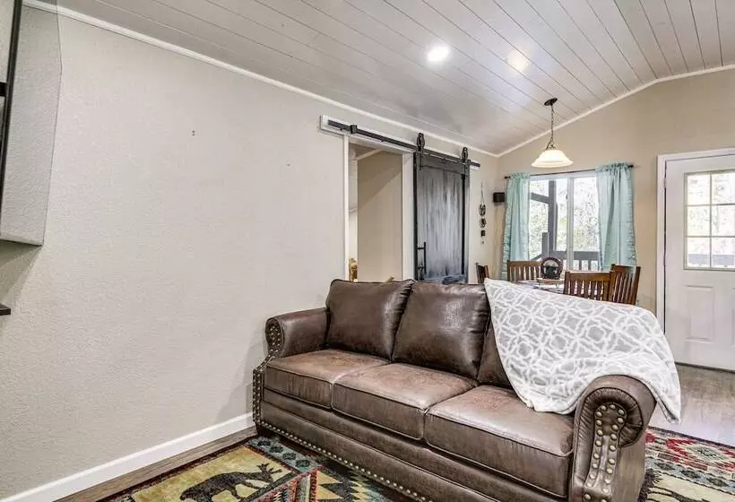 Cozy Cottage W/ Pool Btwn Knoxville & Pigeon Forge