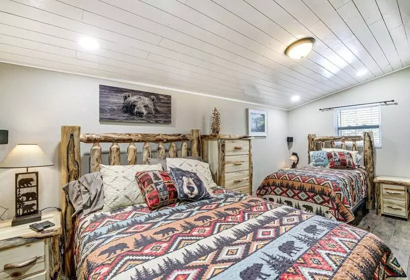 Cozy Cottage W/ Pool Btwn Knoxville & Pigeon Forge