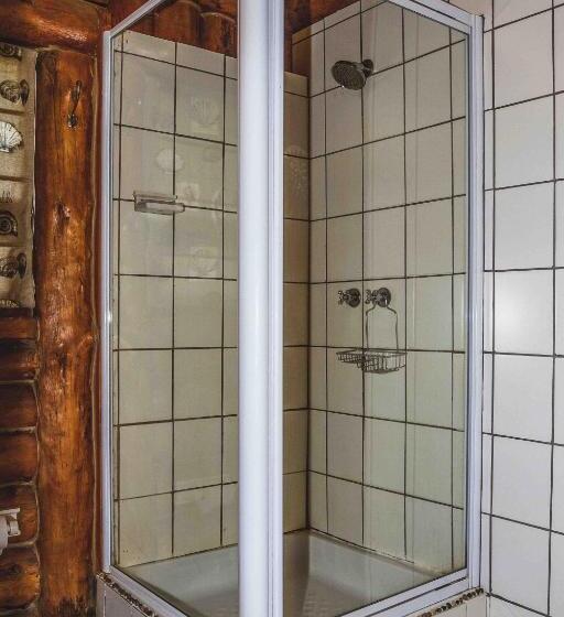 A Log Home At Buffalo Creek