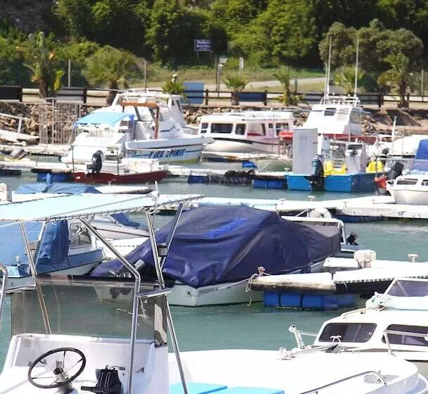 Aamiaismajoitus (B&B) Dockside Guest House
