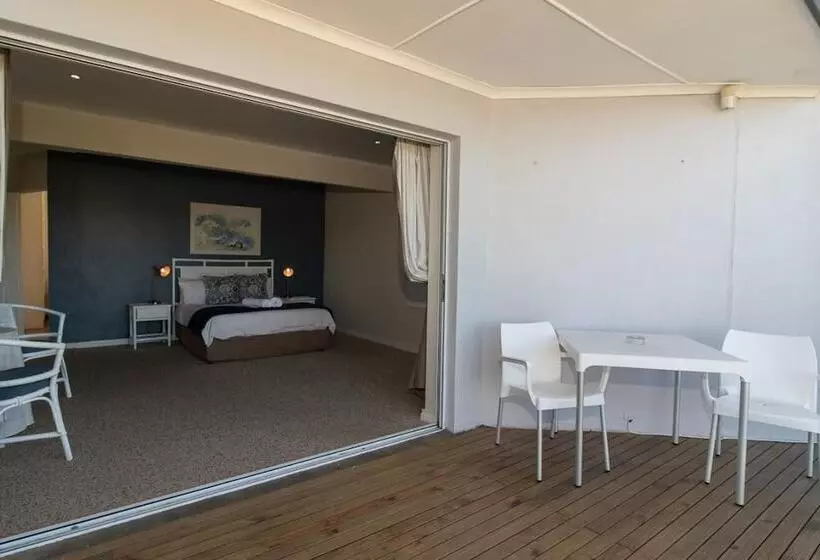 Aamiaismajoitus (B&B) Dockside Guest House