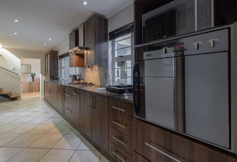 Bed and Breakfast Dockside Guest House