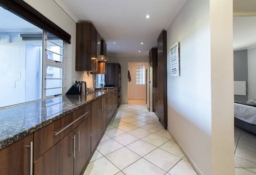 Bed and Breakfast Dockside Guest House