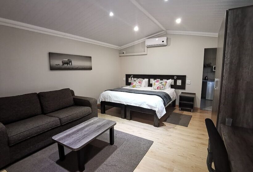 مسافرخانه The Place Guest House