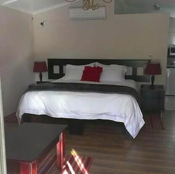 مسافرخانه The Place Guest House