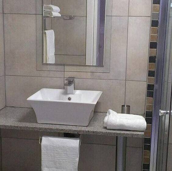 مسافرخانه The Place Guest House