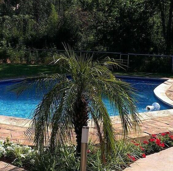 مسافرخانه The Place Guest House