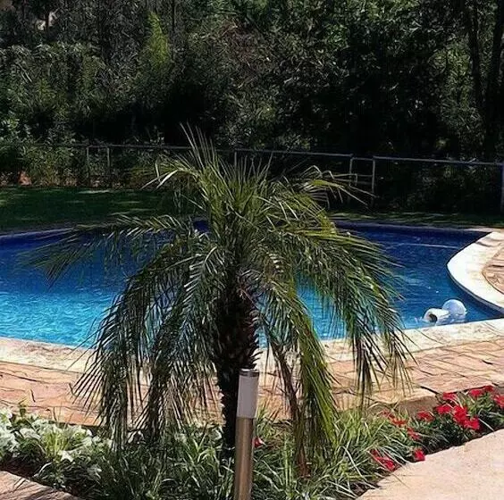 مسافرخانه The Place Guest House