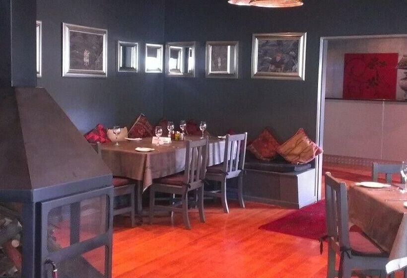 مسافرخانه The Place Guest House