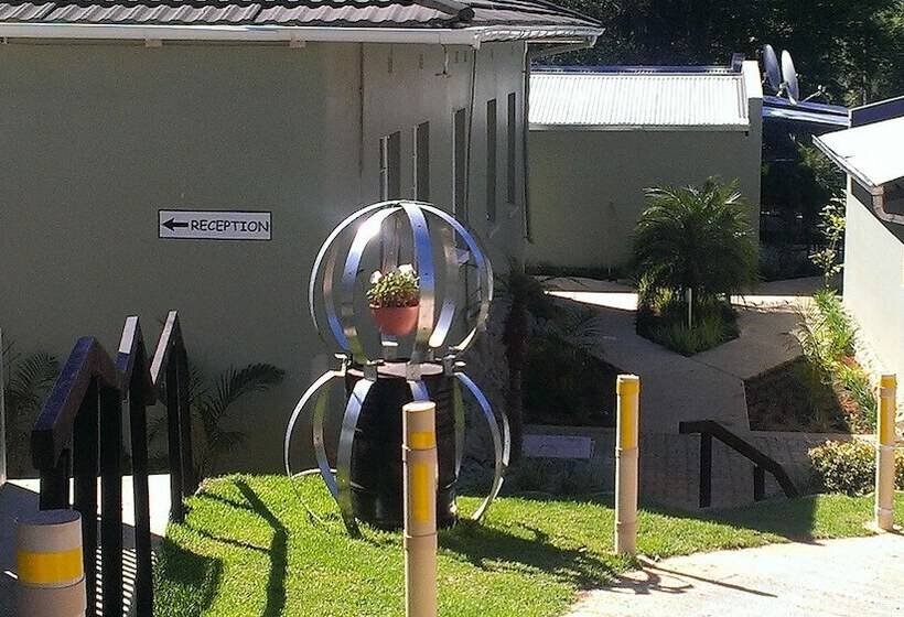 مسافرخانه The Place Guest House