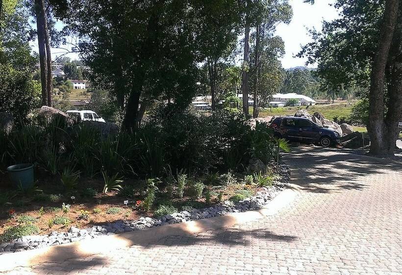 مسافرخانه The Place Guest House