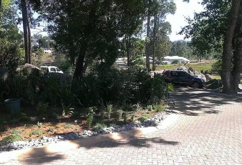 مسافرخانه The Place Guest House