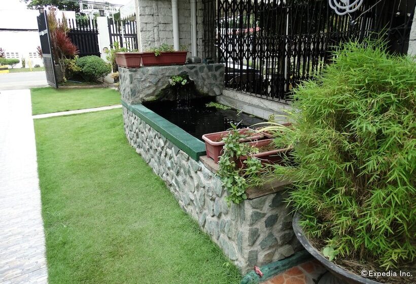 هتل Harbour Gardens Tourist Inn