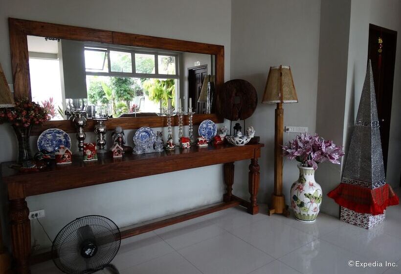 هتل Harbour Gardens Tourist Inn