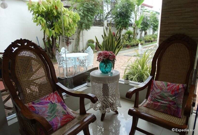 هتل Harbour Gardens Tourist Inn