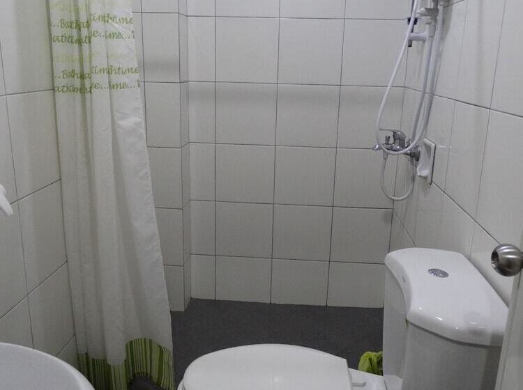 هتل Harbour Gardens Tourist Inn