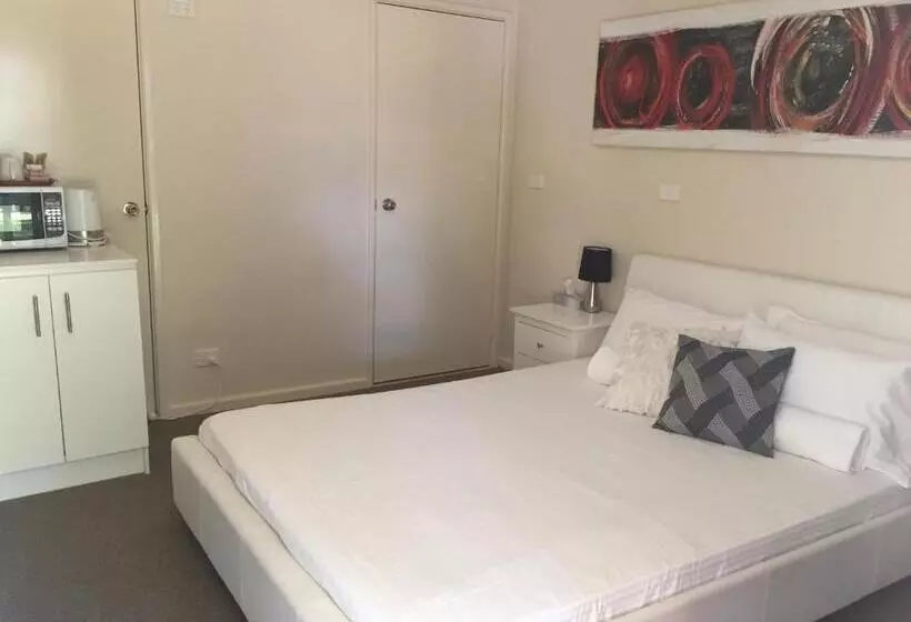 Narimba Motel
