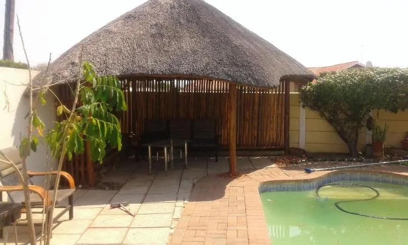 پانسیون Comfort Palace Guest House Francistown