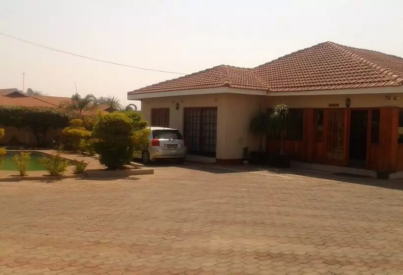 پانسیون Comfort Palace Guest House Francistown