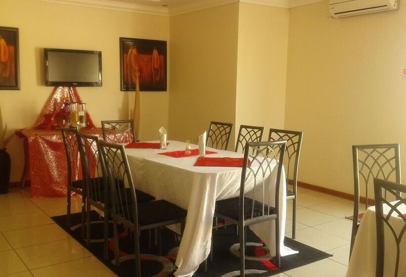پانسیون Comfort Palace Guest House Francistown