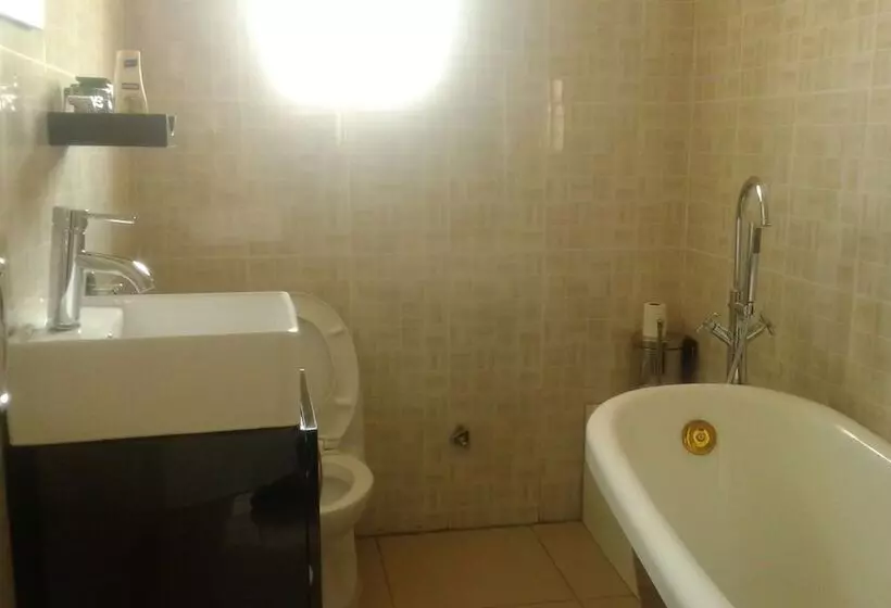پانسیون Comfort Palace Guest House Francistown