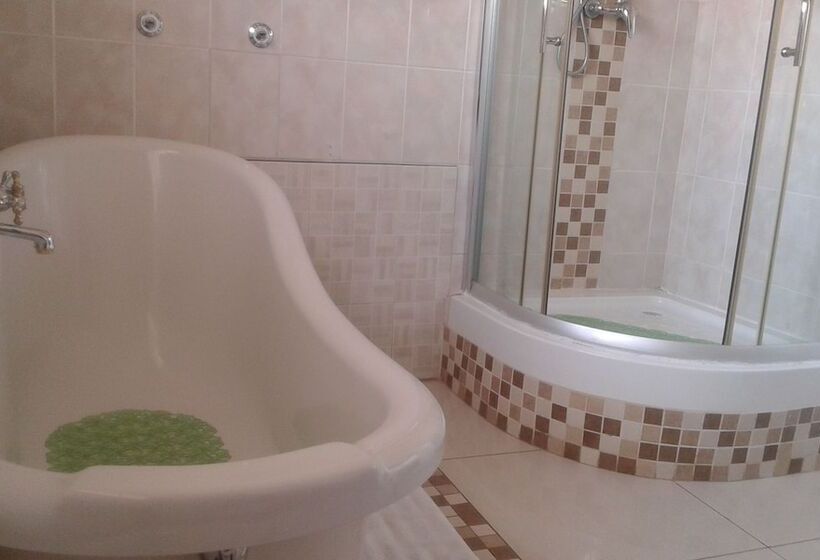 پانسیون Comfort Palace Guest House Francistown