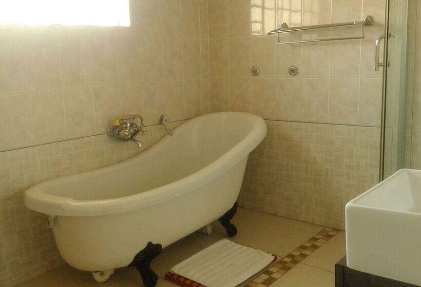 پانسیون Comfort Palace Guest House Francistown