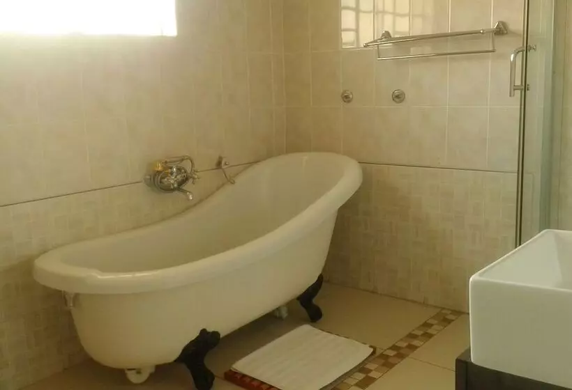 پانسیون Comfort Palace Guest House Francistown