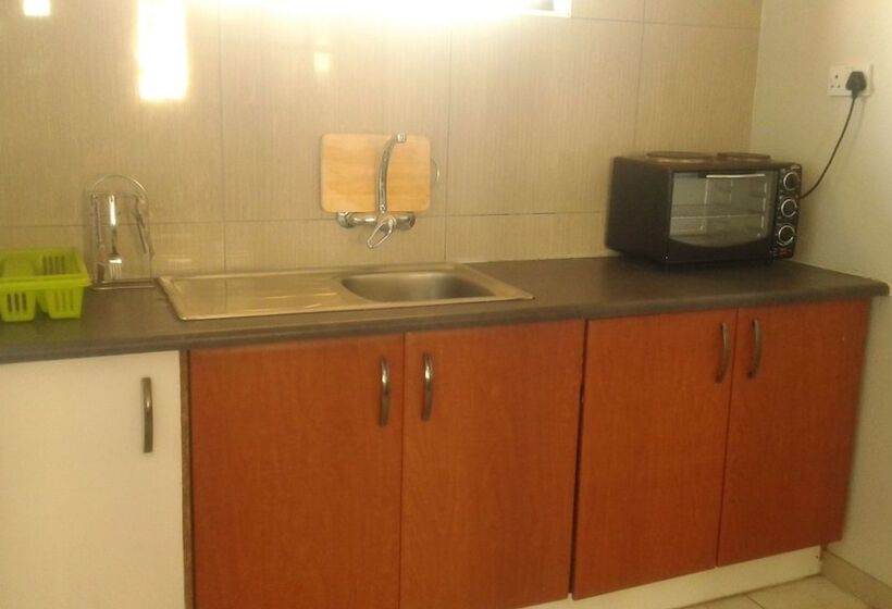 پانسیون Comfort Palace Guest House Francistown