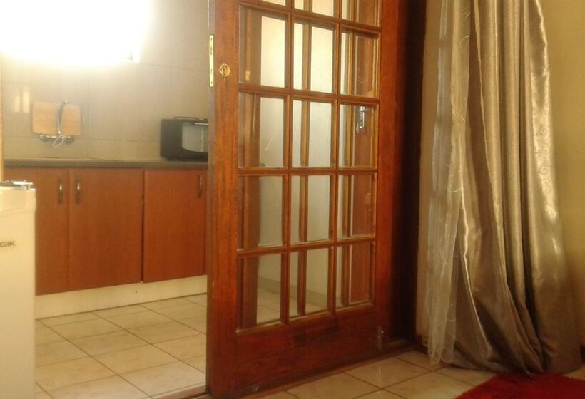 پانسیون Comfort Palace Guest House Francistown