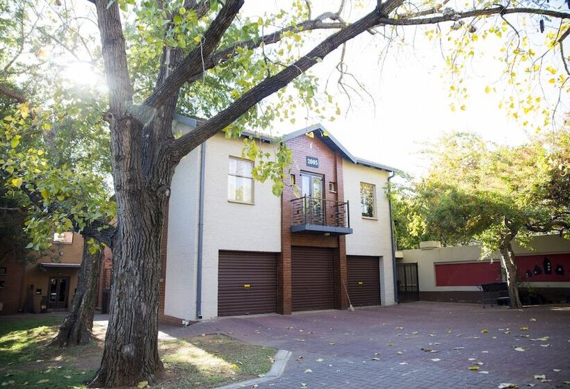 بنسيون Ons Dorpshuis Guest House