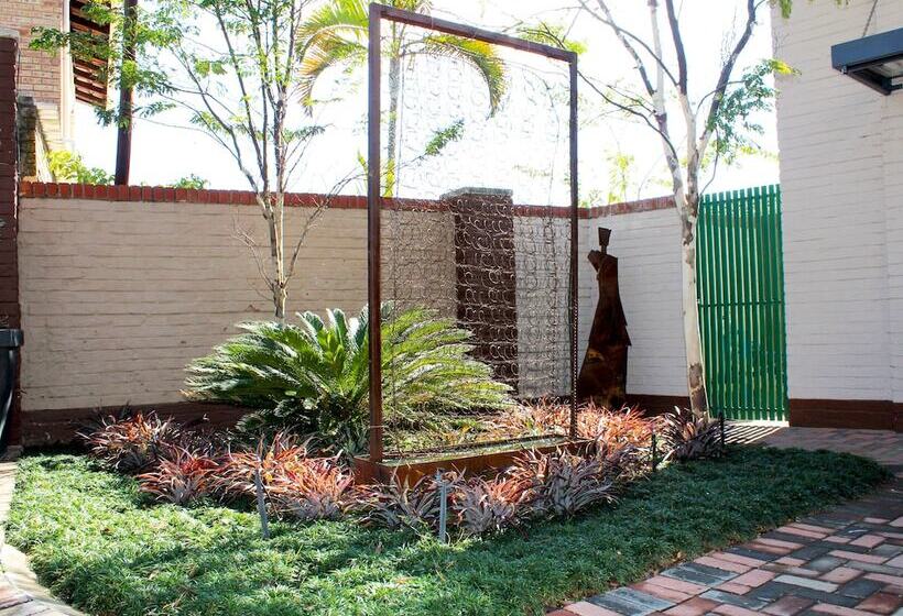 بنسيون Ons Dorpshuis Guest House