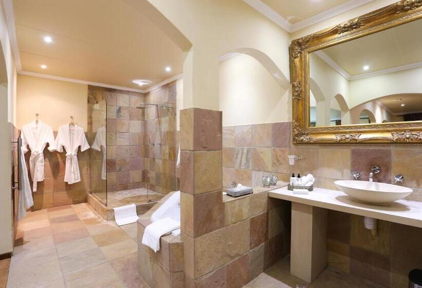 פנסיון Shangri La Manor