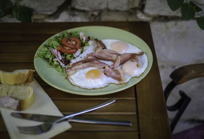 پانسیون Tower Rooms