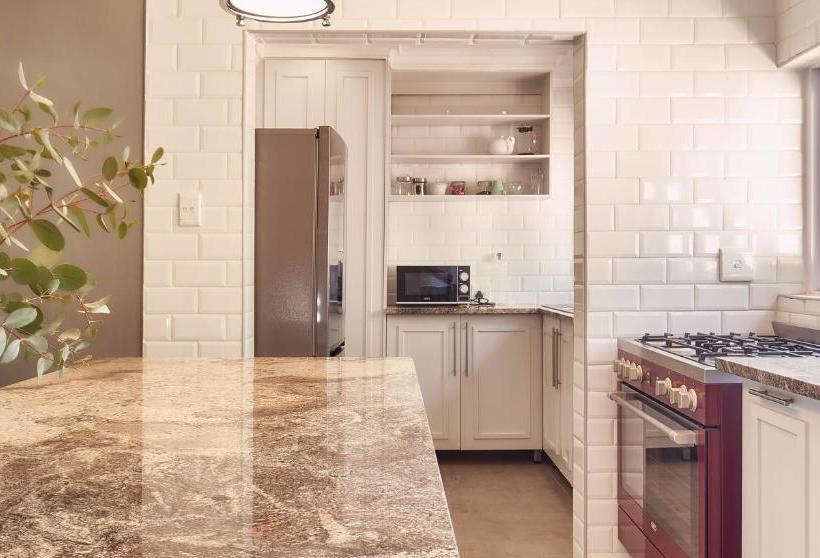 Пансион Upper House Guesthouse