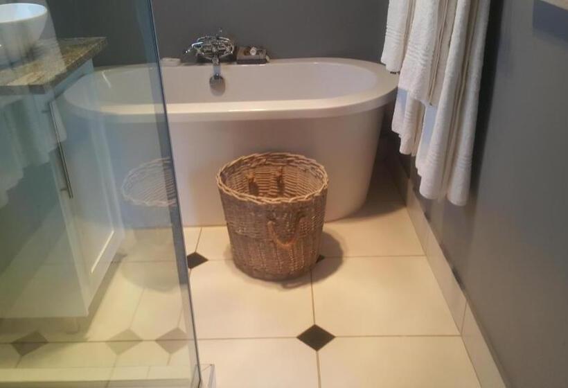 Пансион Upper House Guesthouse