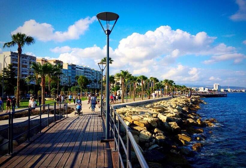 Seabreeze City Center Flat By Trulycyprus