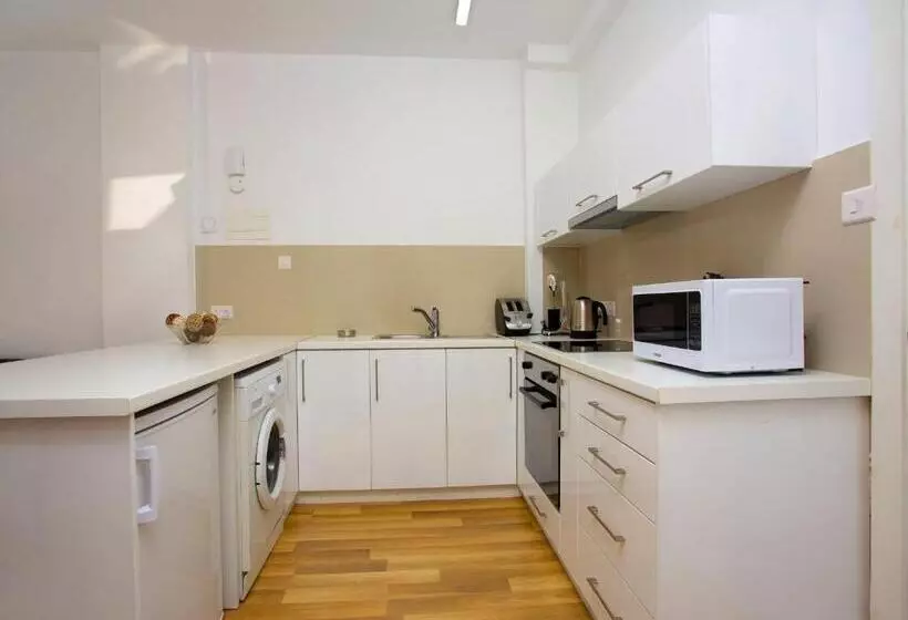 Seabreeze City Center Flat By Trulycyprus