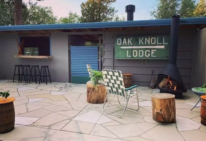 2401   Oak Knoll Studio With Jacuzzi #2 Cabin By Redawning