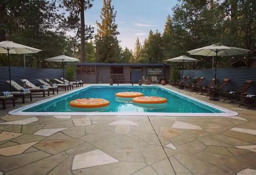 2401   Oak Knoll Studio With Jacuzzi #2 Cabin By Redawning