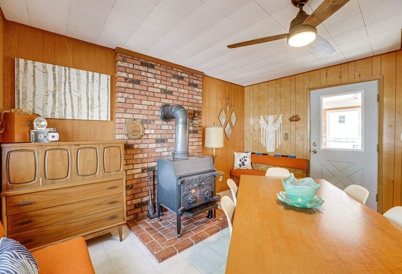 Bitely Cottage Rental: Fire Pit & Beach!