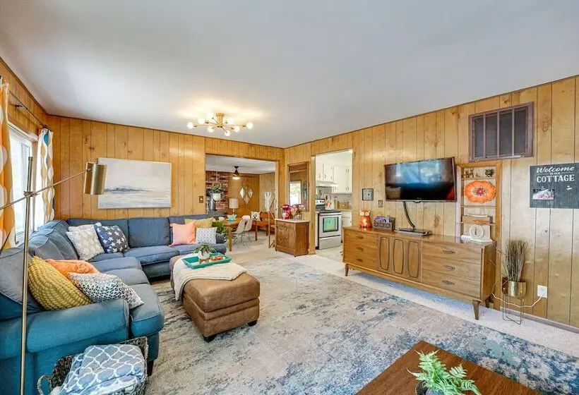 Bitely Cottage Rental: Fire Pit & Beach!