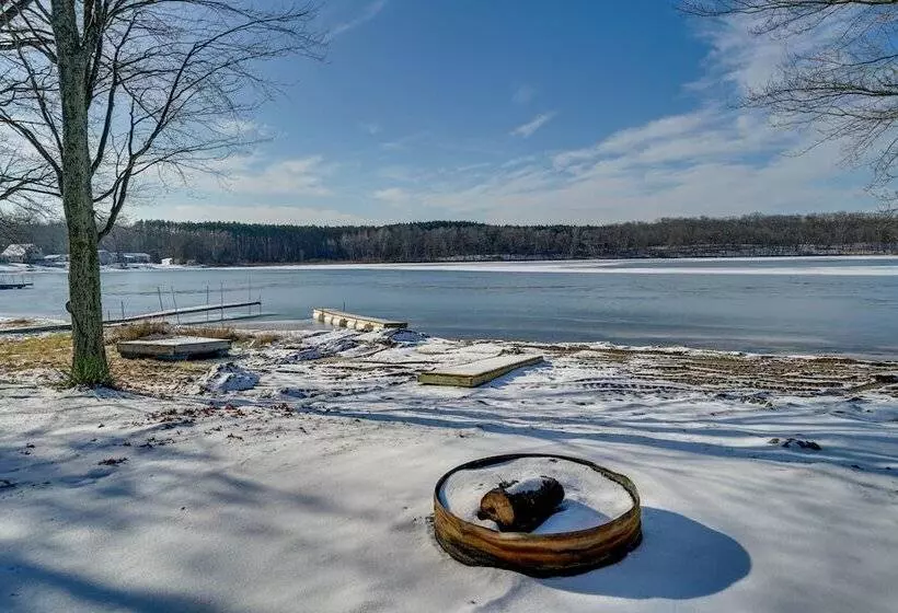 Bitely Cottage Rental: Fire Pit & Beach!